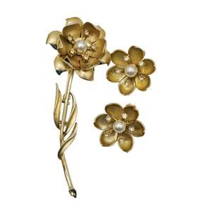 Coro Pearl Flower Brooch Clip Earrings Set Gold Tone Signed Long Stem Vtg 1950s